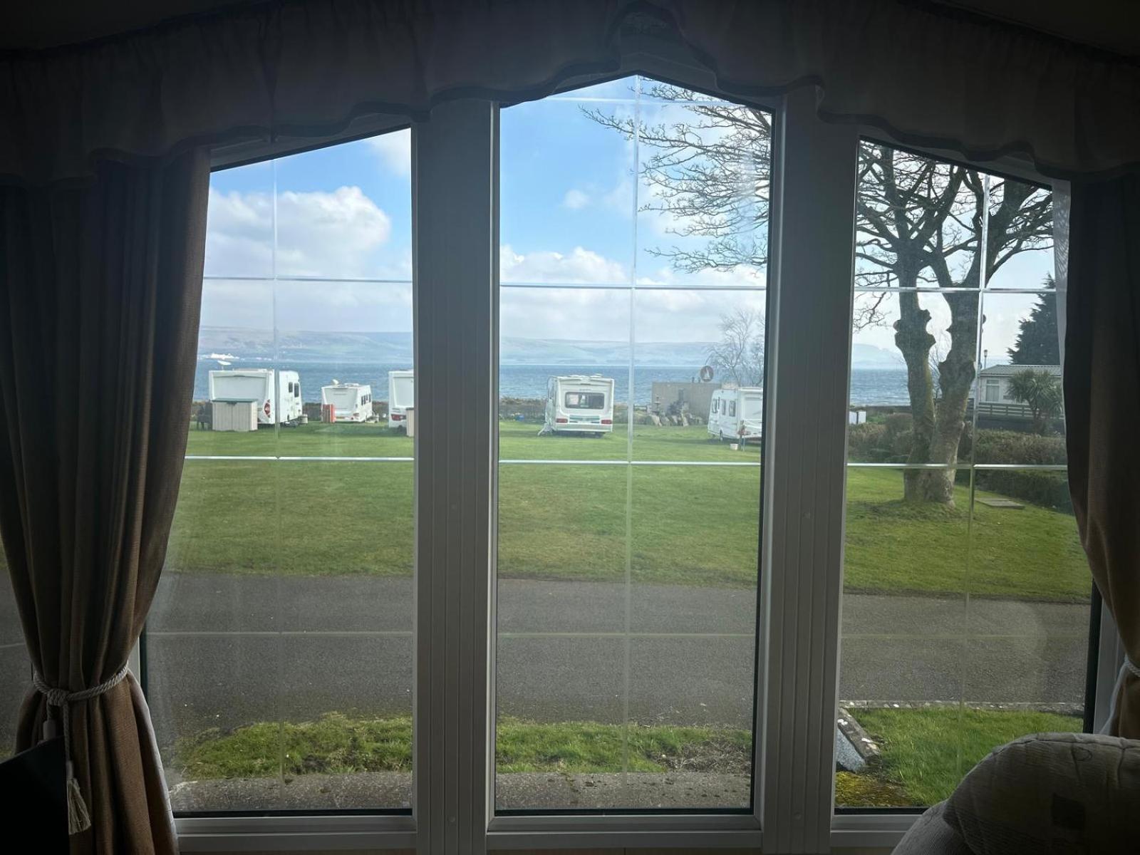 Bay 1 Hotel Kirkcolm Buitenkant foto